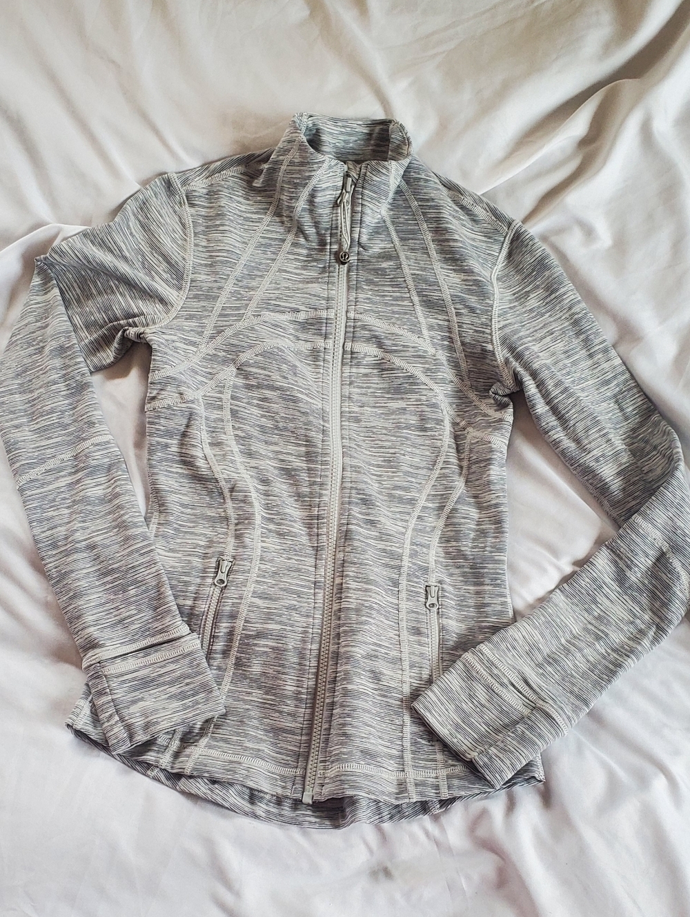 Lululemon Define Womens Heather Gray/White Zip-Front Active Jacket Sz 2-4 (XS/S)